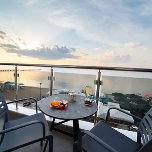 https://apt-atlantis-pleasure-by-the-sea.hotelschalkidiki.net