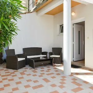 Mandic With Parking Apartament Zadar
